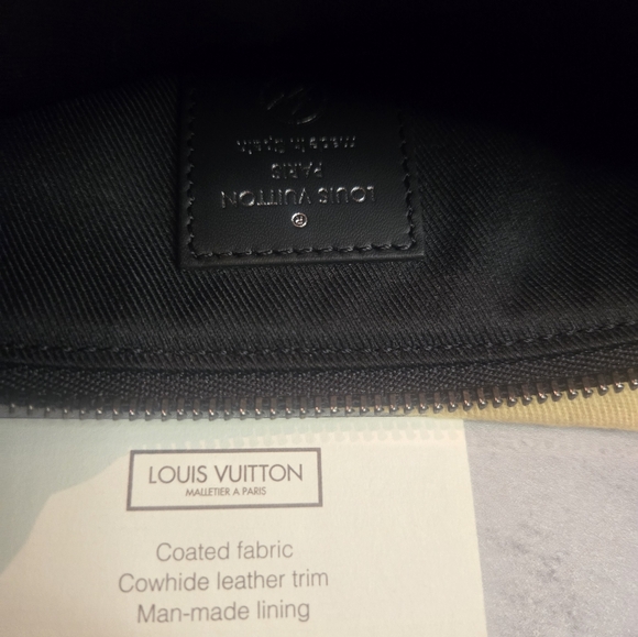 ✨️ LIMITED EDITION ✨️Louis Vuitton x Fragment iPhone Pouch - Picture 4 of 10